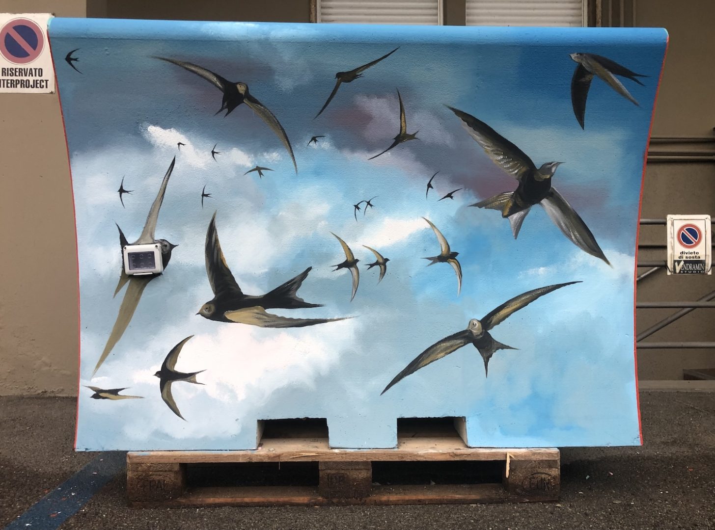 cemento-diventa-tela-artista-e-omaggia-passione-per-musica-5