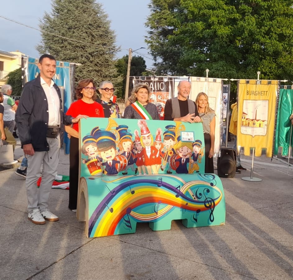 cemento-diventa-tela-artista-e-omaggia-passione-per-musica-1