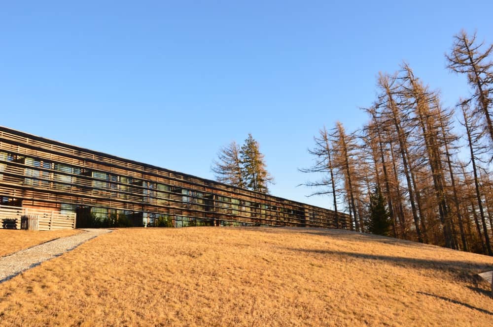 Un viaggio tra le opere architettoniche dedicate al turismo, dalla montagna al mare, e la loro storia-5