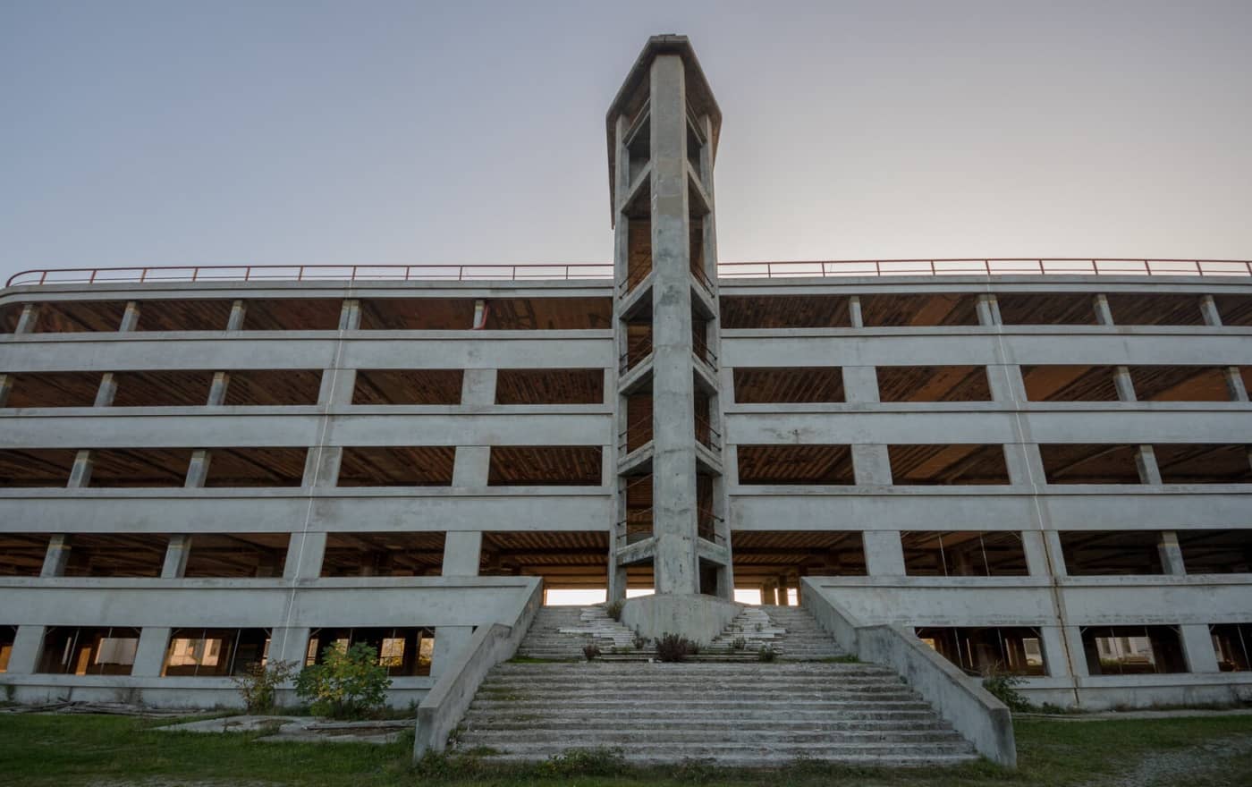 Un viaggio tra le opere architettoniche dedicate al turismo, dalla montagna al mare, e la loro storia-6