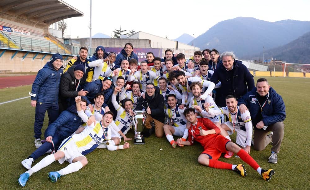 Alla scoperta del mondo gialloblù del Ciliverghe Calcio-5 Scopri la storia e i valori del Ciliverghe Calcio, una squadra che unisce famiglia, serietà e professionalità nel mondo del calcio-5