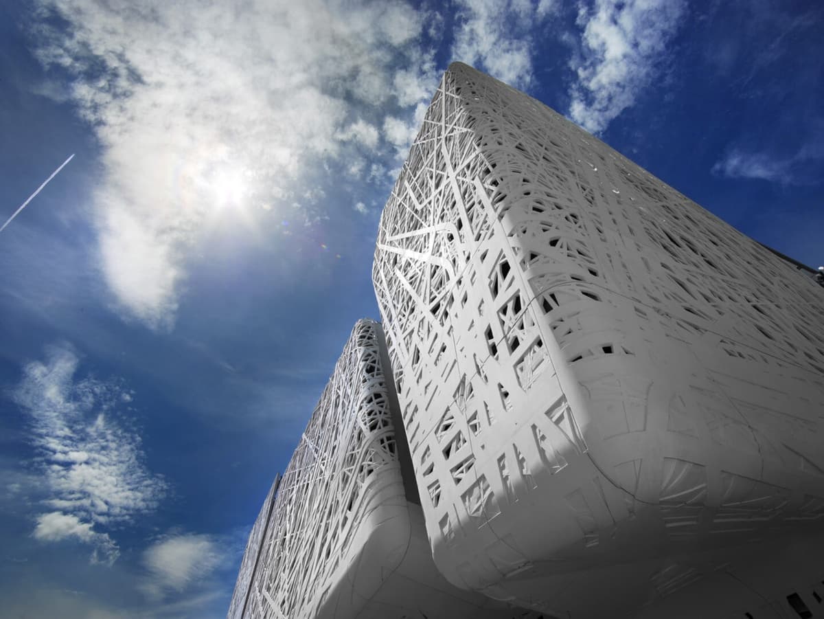 Scopri come l'architettura biomimetica si ispira alla natura per progettare edifici più resilienti al caldo, riducendo il ricorso alla climatizzazione-4